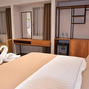 313-boutique-hotel.albaniahotels.org/