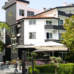 the-hart.albaniahotels.org/